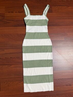 NWT Color block Green and White Midi Dress
